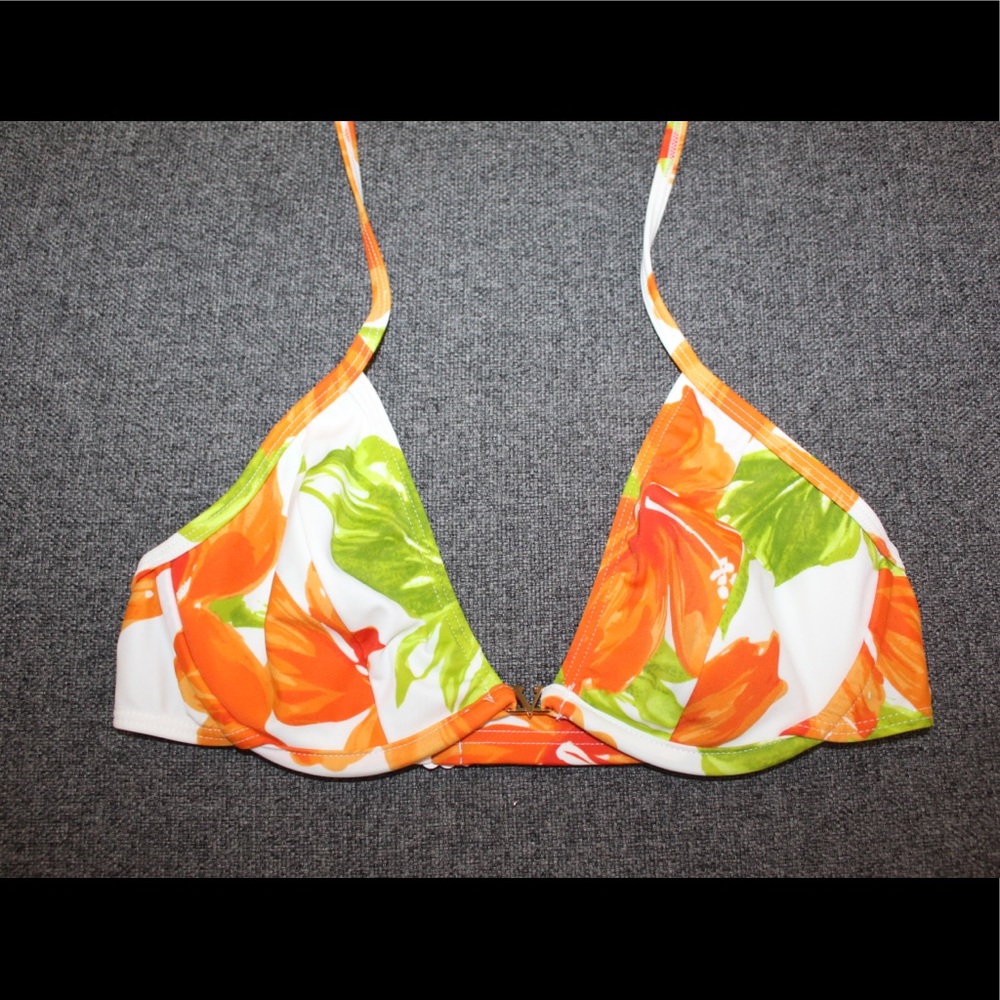 VENUS bikini top